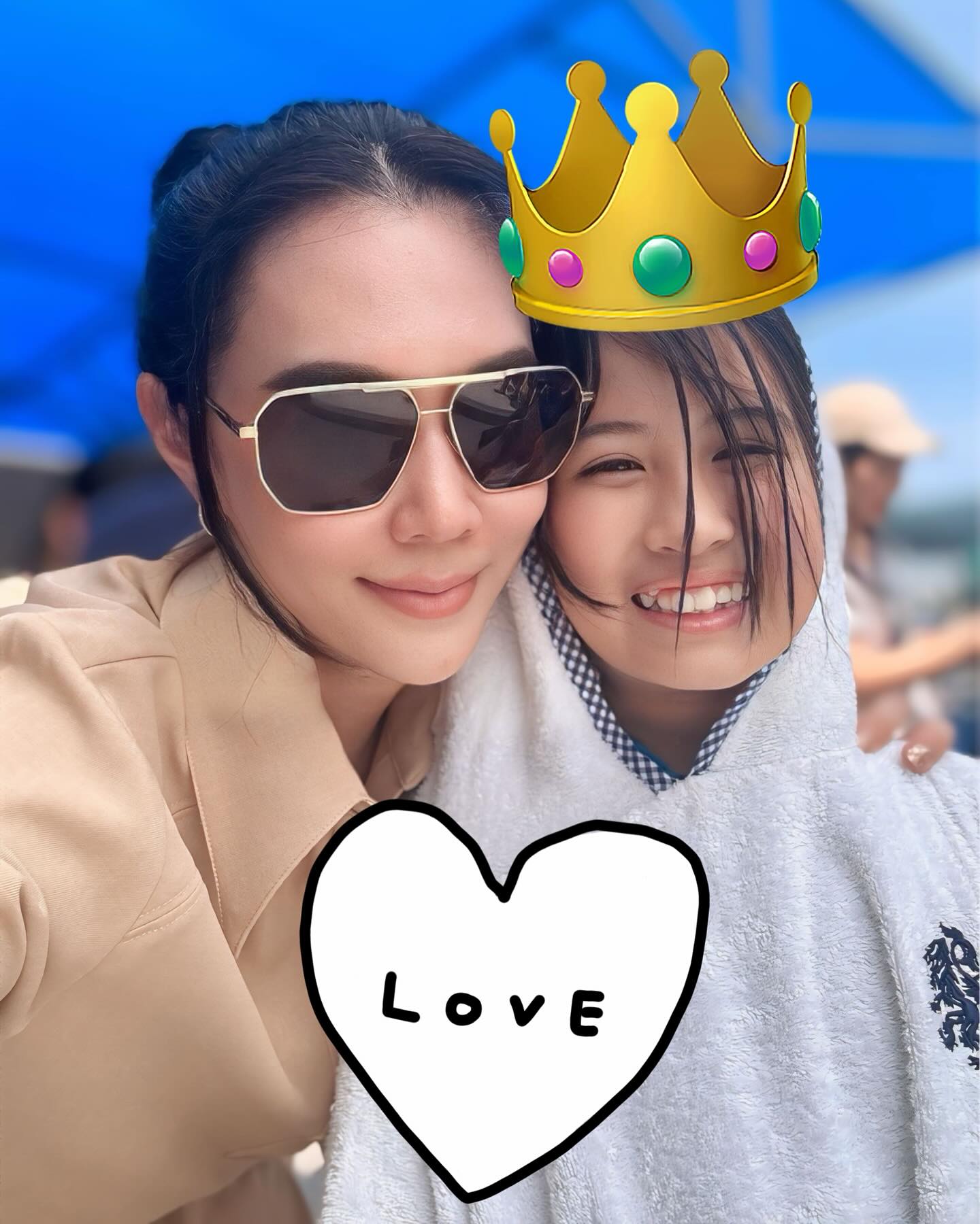 เมย์ เฟื่องอารมย์