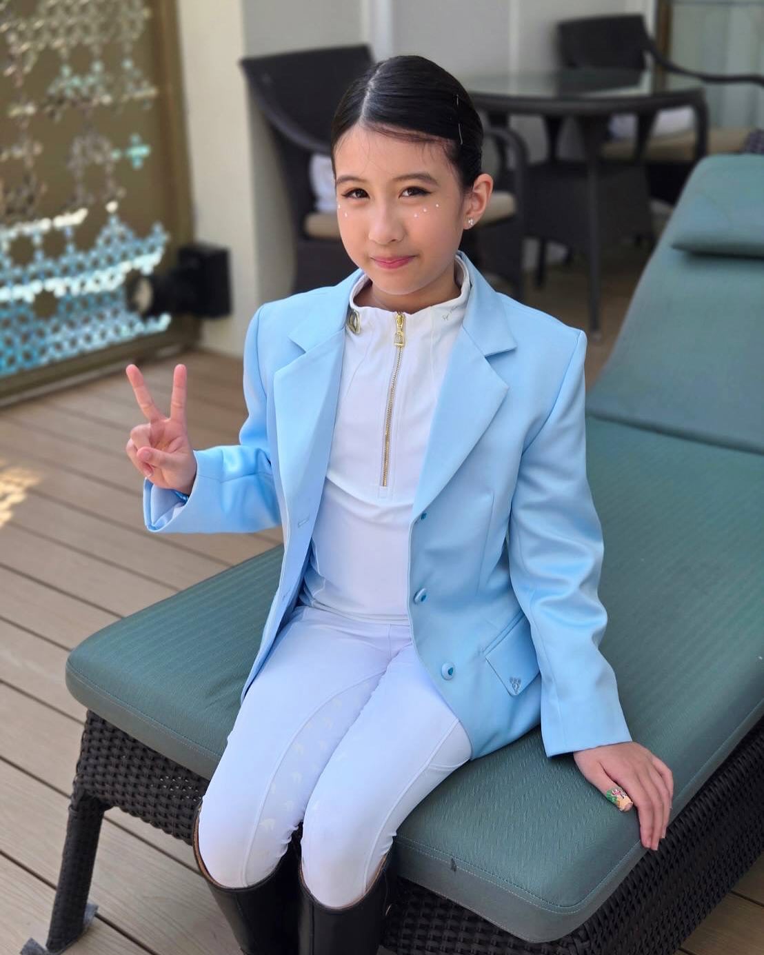 เมย์ เฟื่องอารมย์