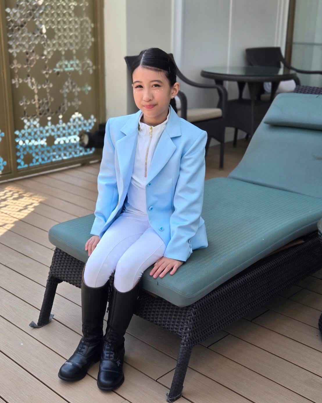 เมย์ เฟื่องอารมย์