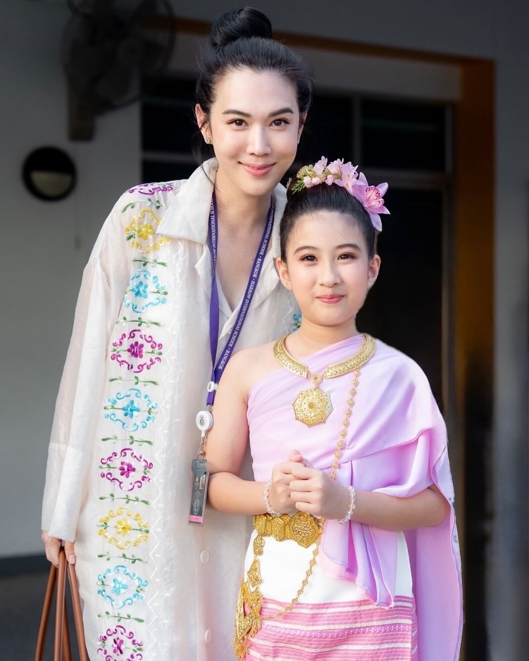เมย์ เฟื่องอารมย์