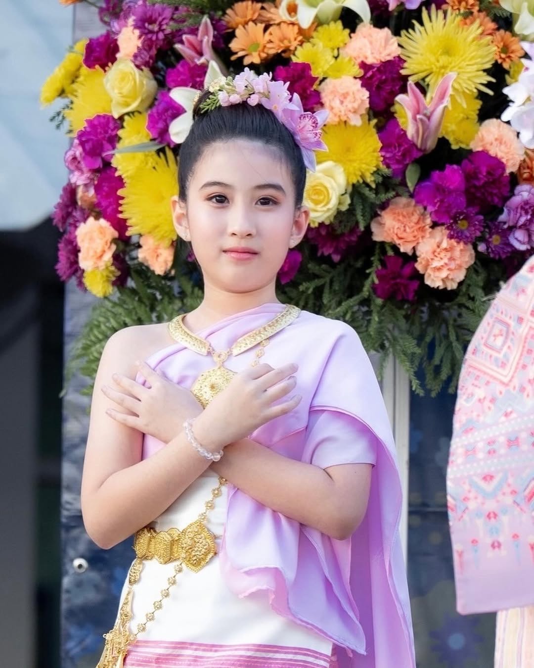 เมย์ เฟื่องอารมย์
