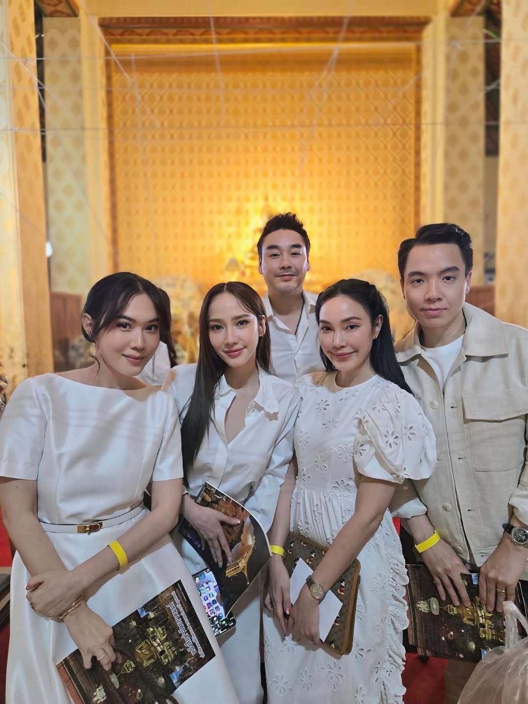 เมย์ เฟื่องอารมย์
