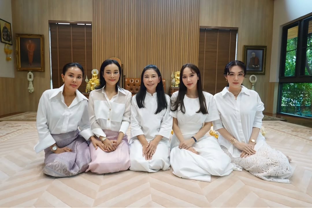 เมย์ เฟื่องอารมย์
