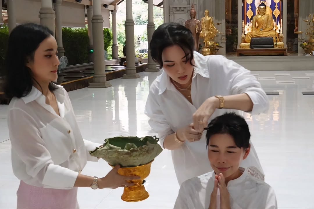 เมย์ เฟื่องอารมย์