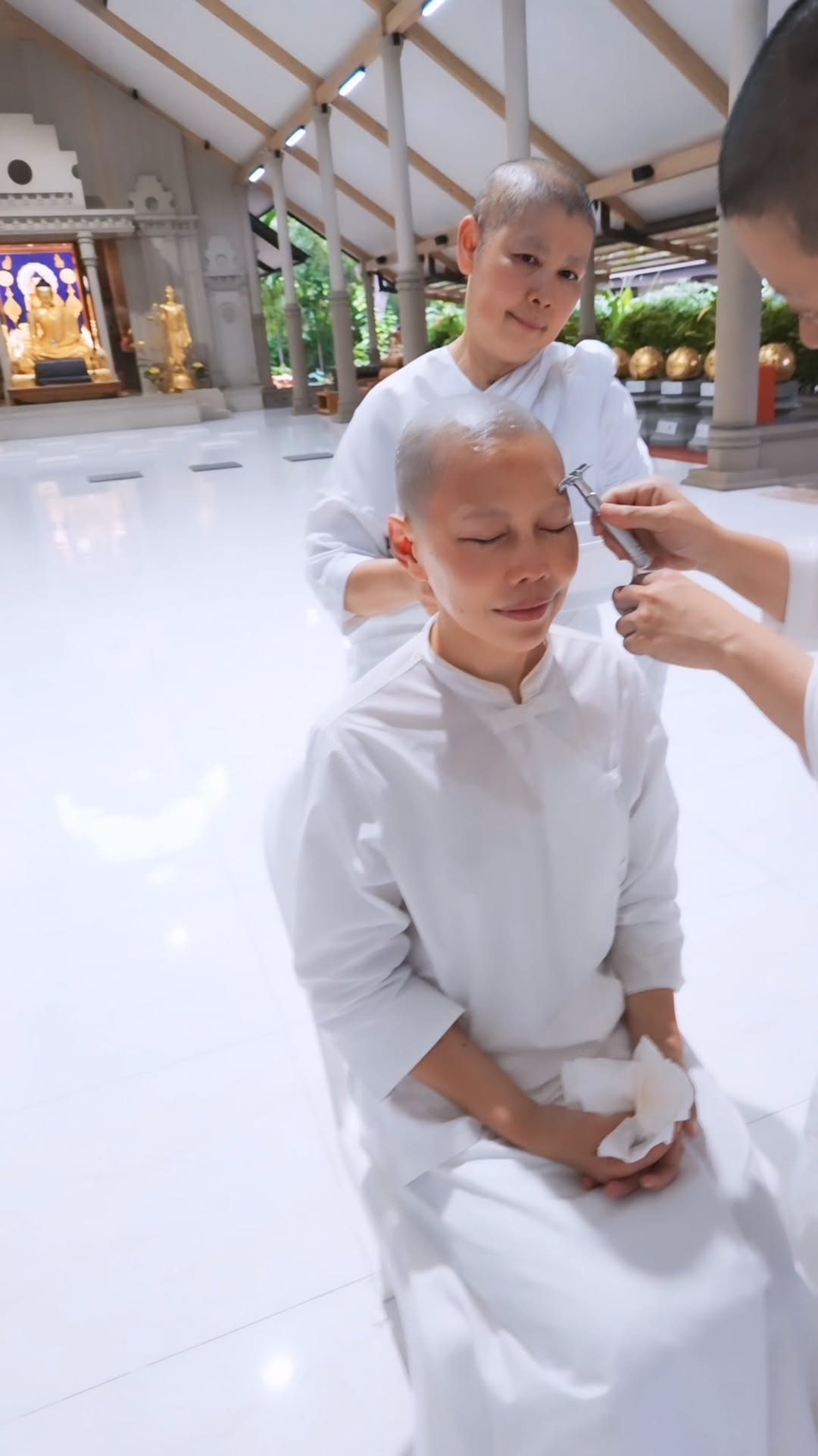เมย์ เฟื่องอารมย์