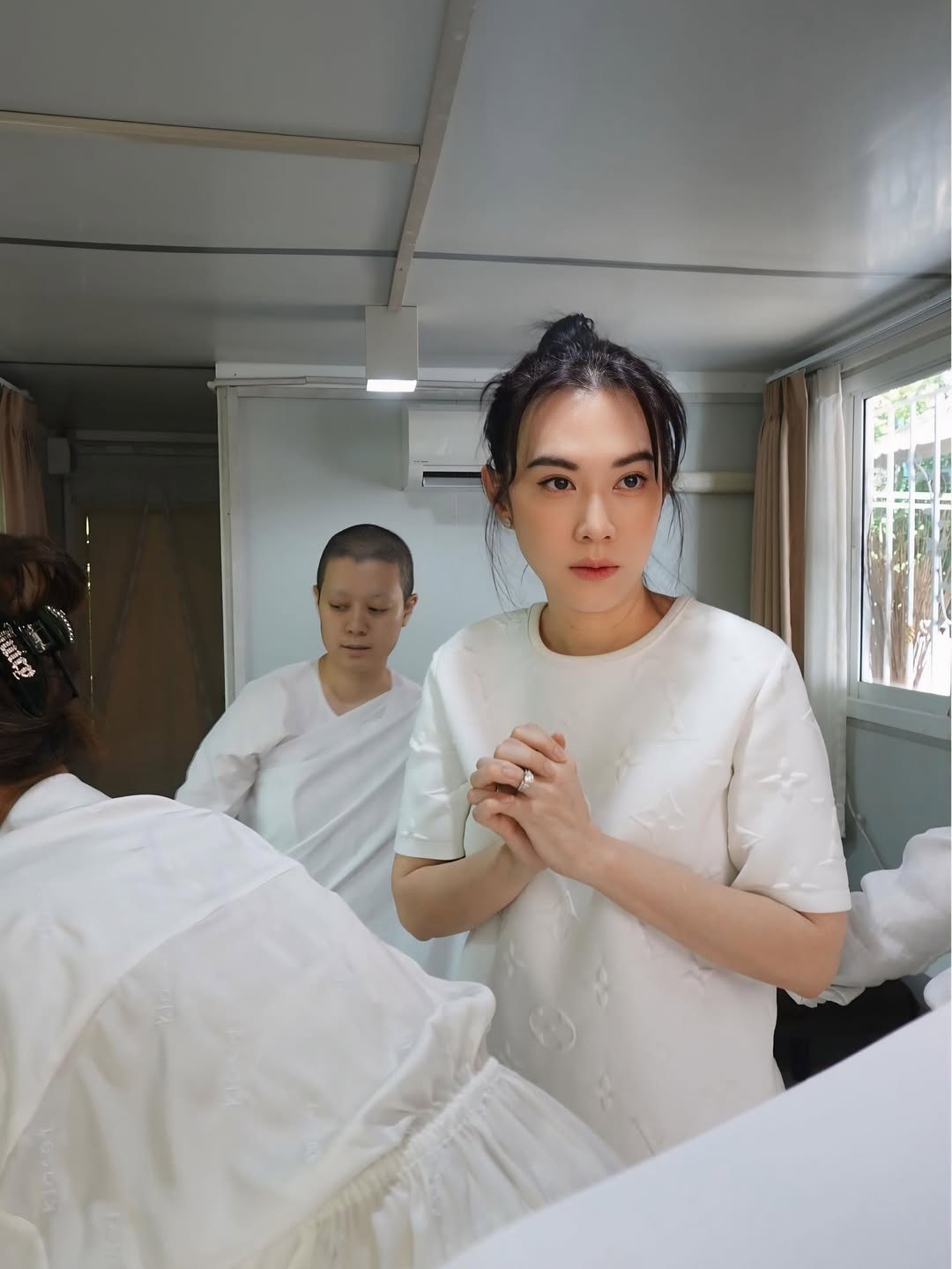 เมย์ เฟื่องอารมย์