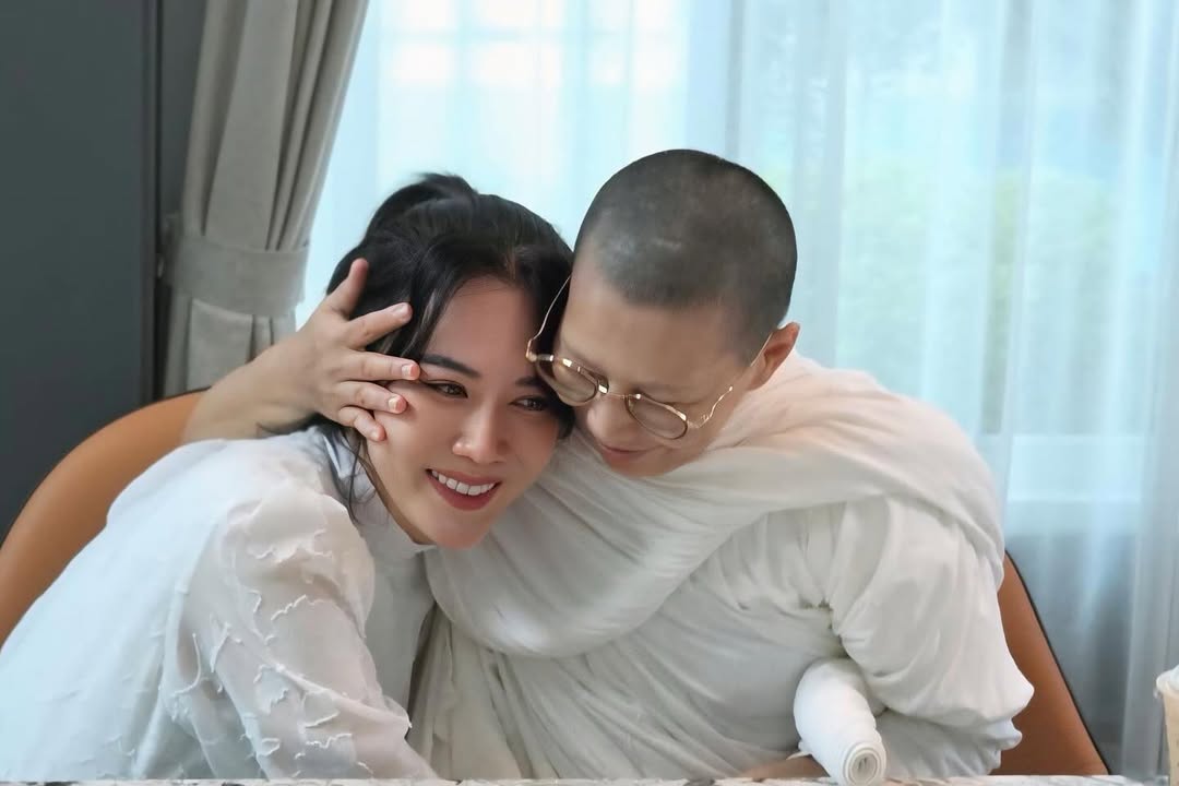 เมย์ เฟื่องอารมย์