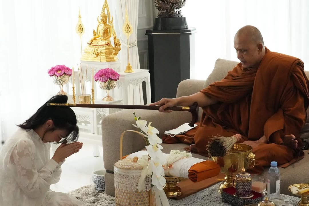 เมย์ เฟื่องอารมย์