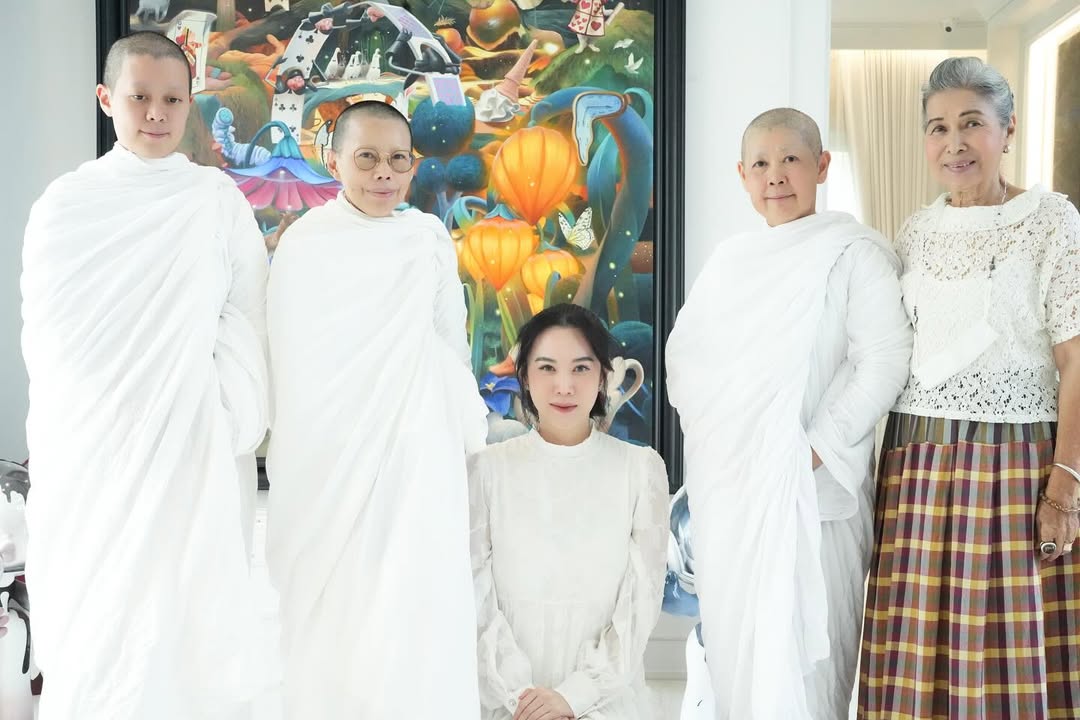 เมย์ เฟื่องอารมย์