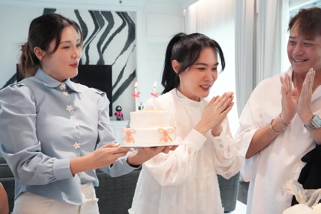 เมย์ เฟื่องอารมย์
