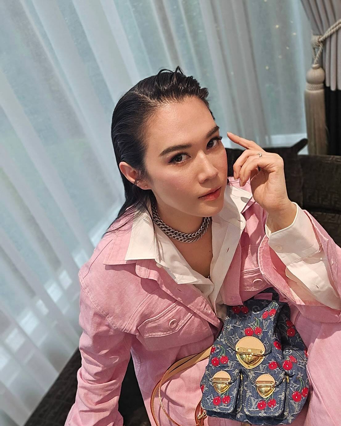 เมย์ เฟื่องอารมย์