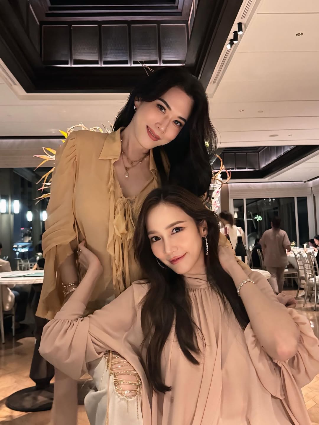 เมย์ เฟื่องอารมย์