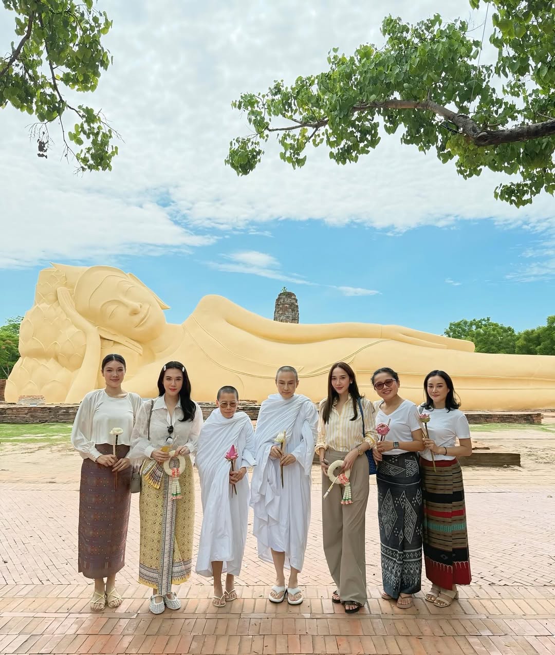 เมย์ เฟื่องอารมย์