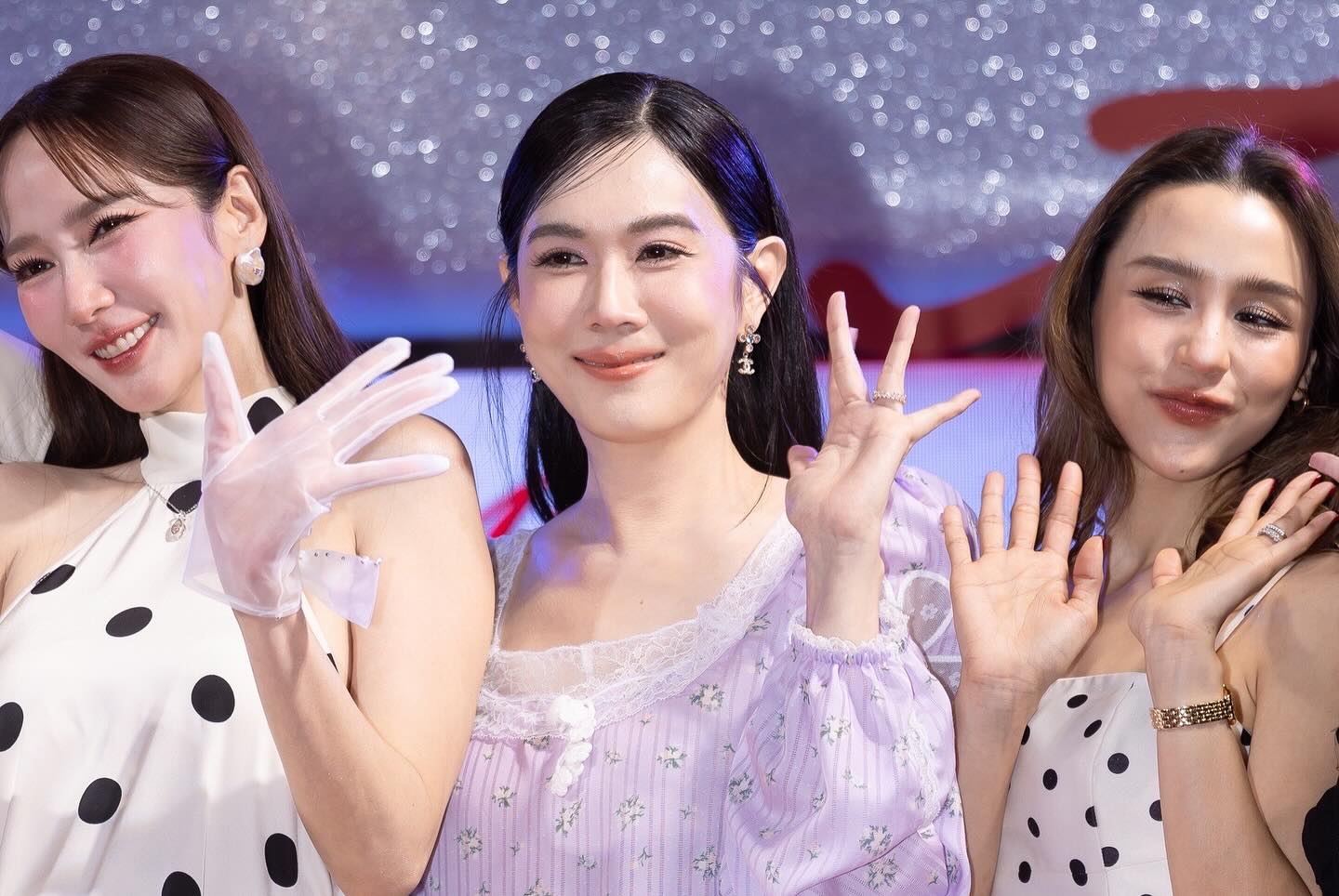 เมย์ เฟื่องอารมย์