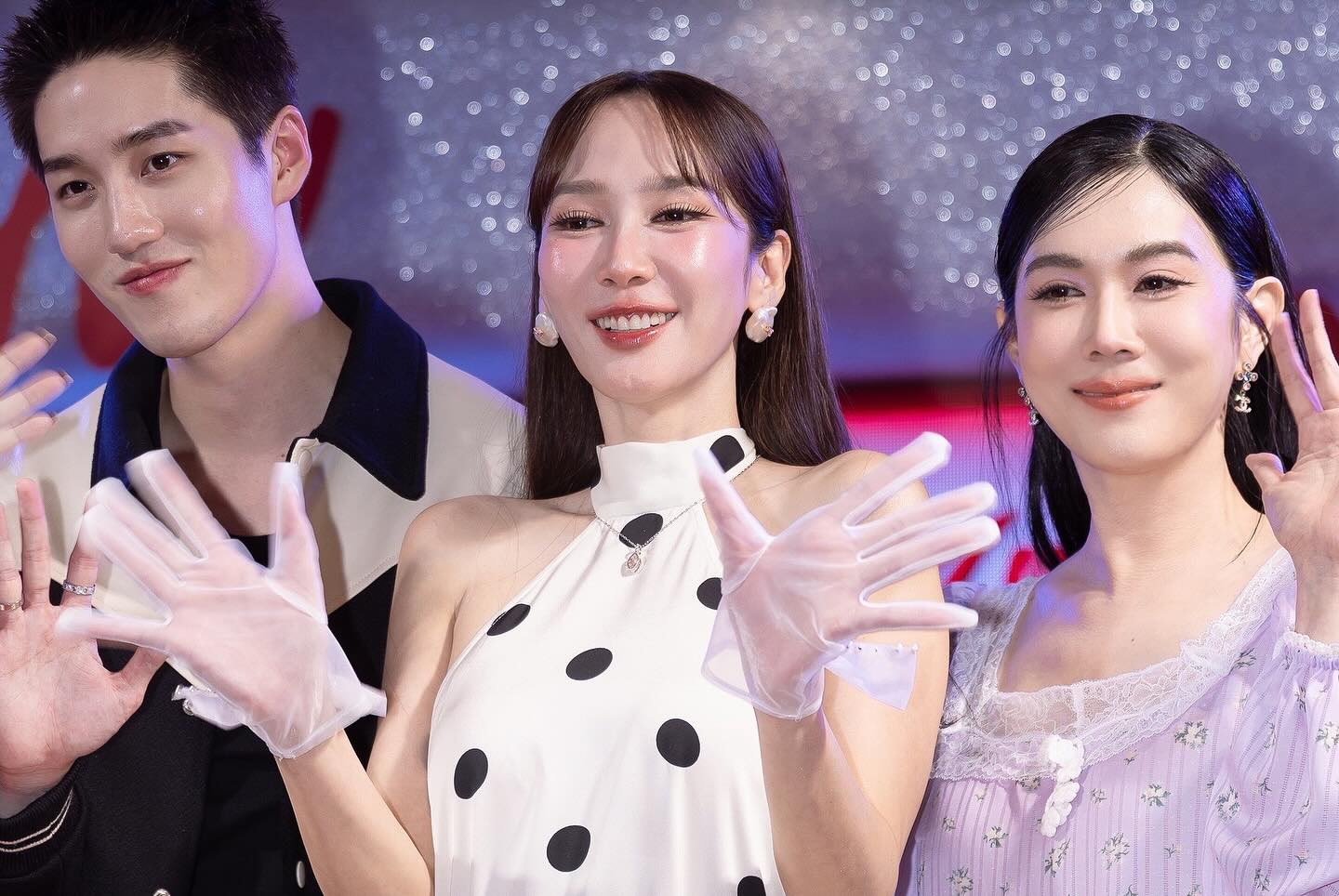 เมย์ เฟื่องอารมย์