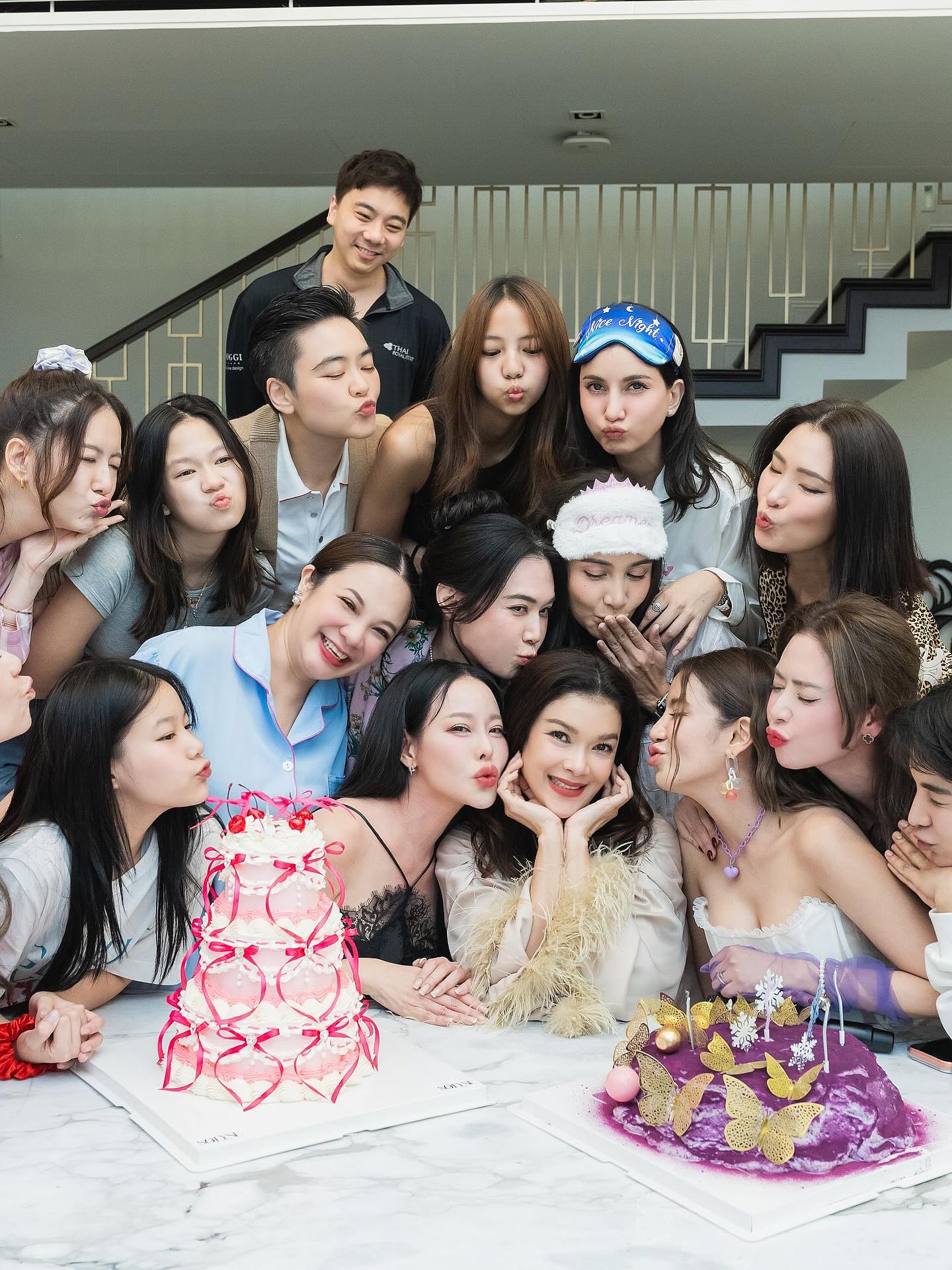 เมย์ เฟื่องอารมย์