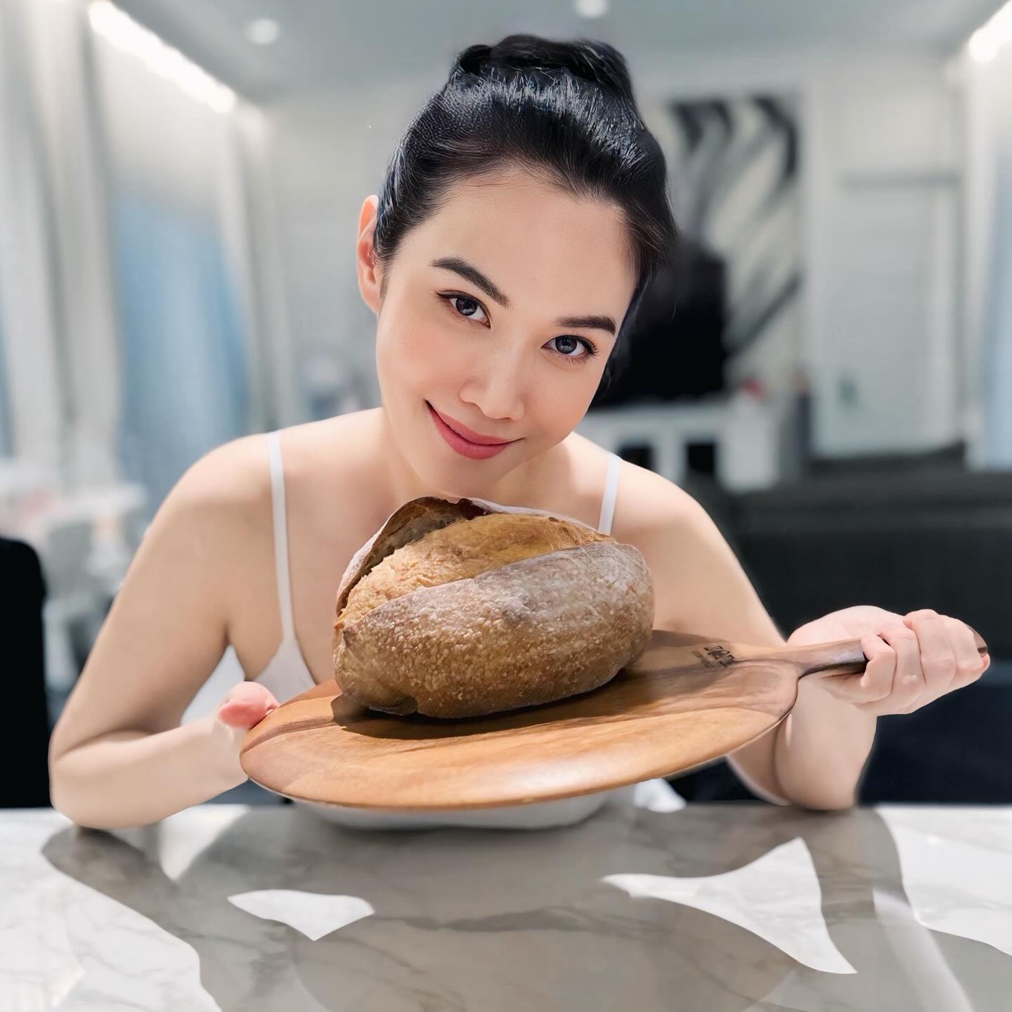เมย์ เฟื่องอารมย์