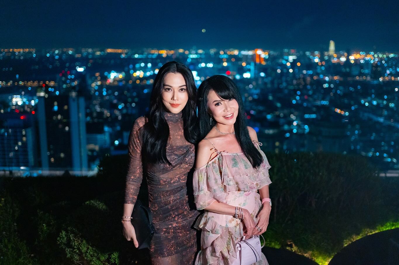 เมย์ เฟื่องอารมย์