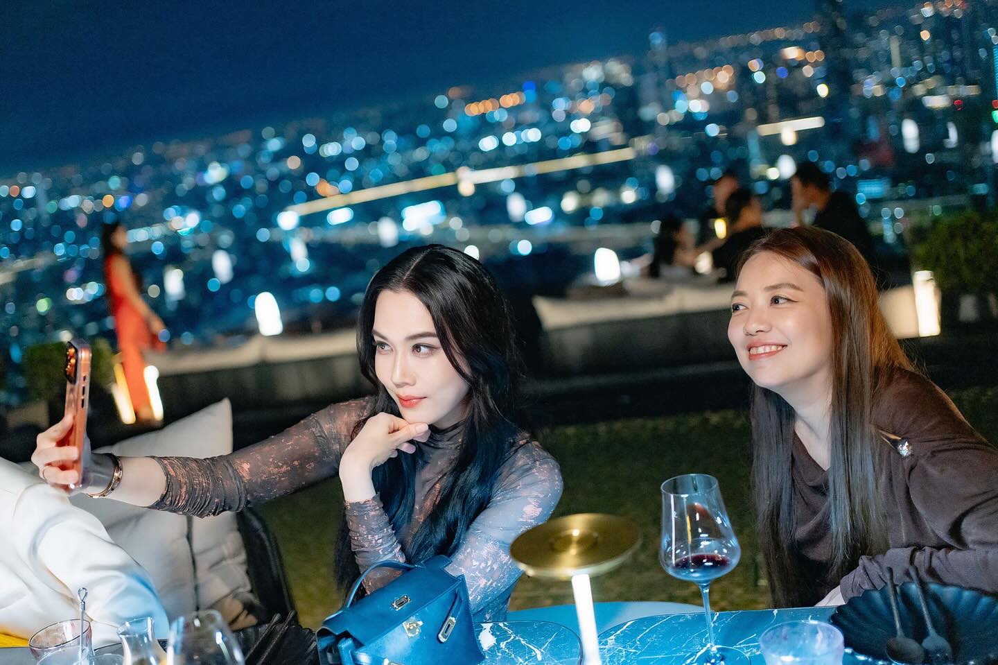เมย์ เฟื่องอารมย์