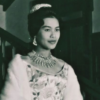 เมย์ เฟื่องอารมย์