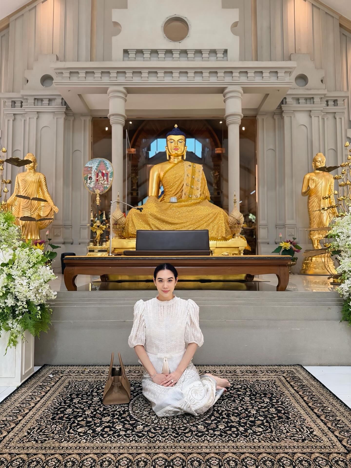 เมย์ เฟื่องอารมย์