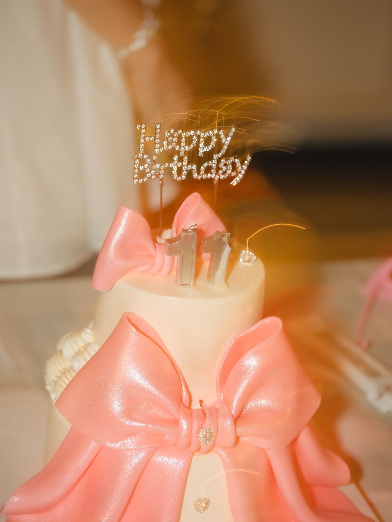 เมย์ เฟื่องอารมย์