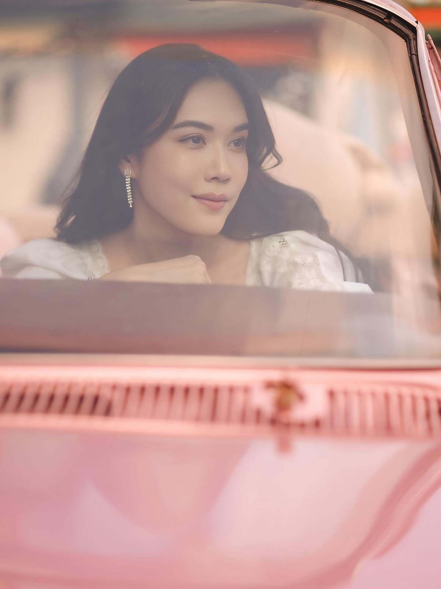 เมย์ เฟื่องอารมย์