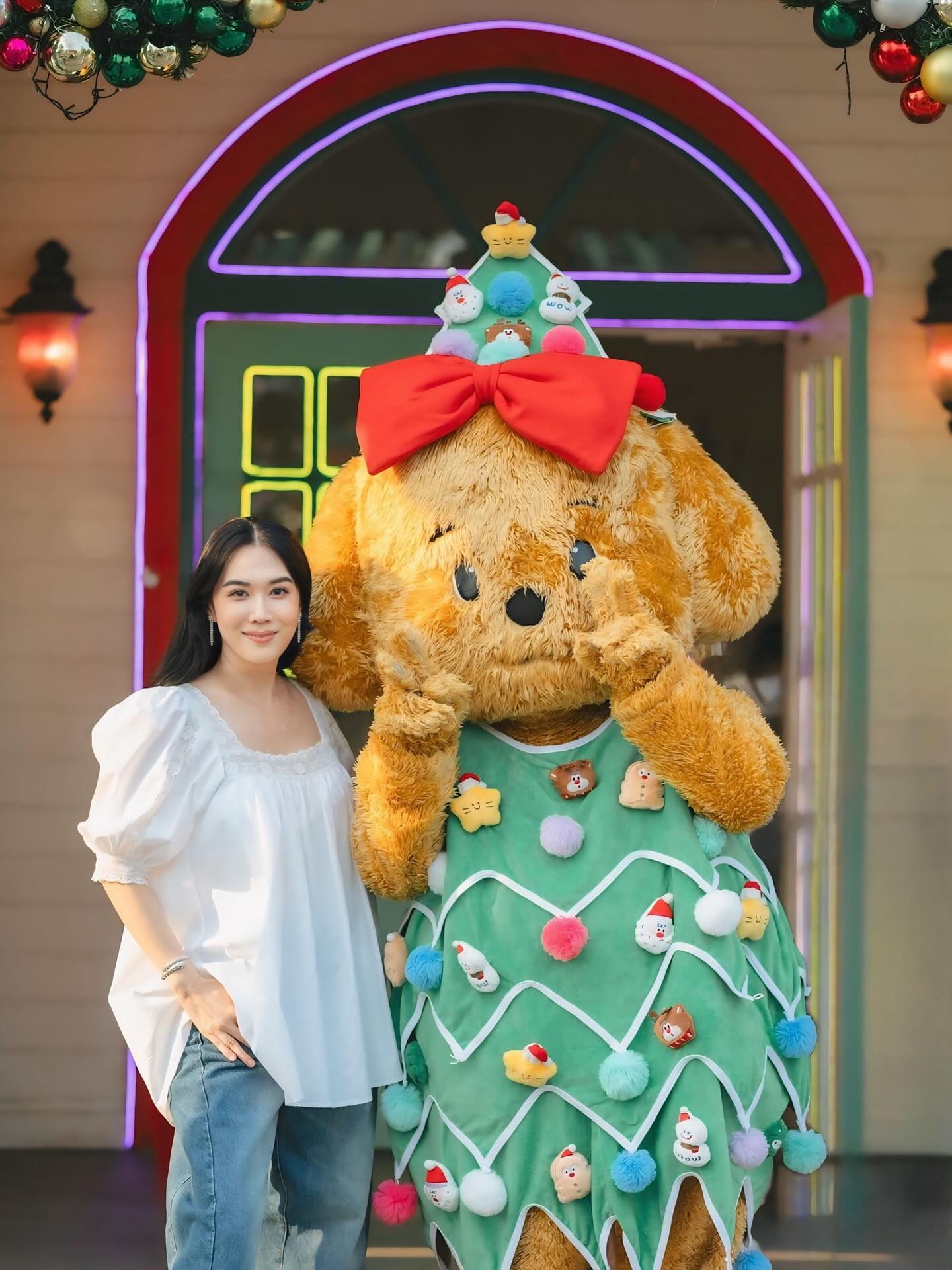 เมย์ เฟื่องอารมย์