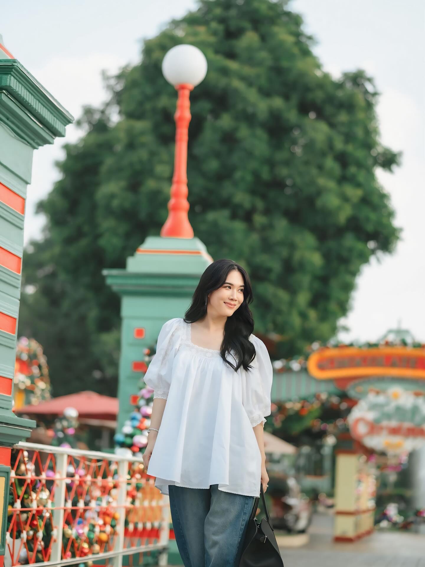 เมย์ เฟื่องอารมย์