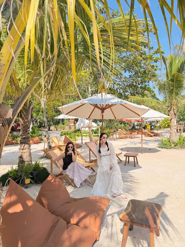 เมย์ เฟื่องอารมย์