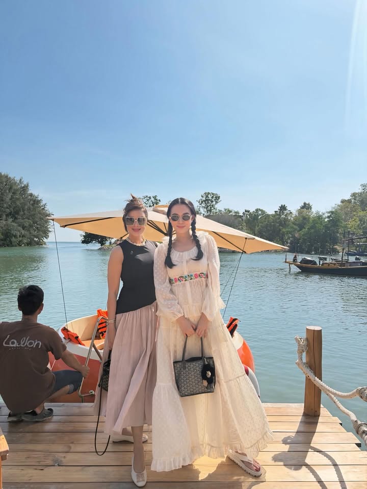 เมย์ เฟื่องอารมย์