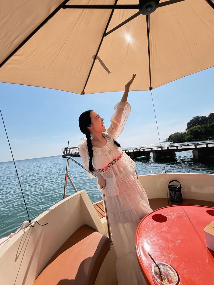 เมย์ เฟื่องอารมย์