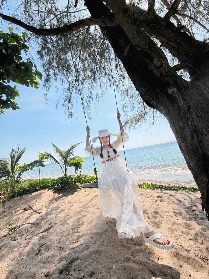 เมย์ เฟื่องอารมย์