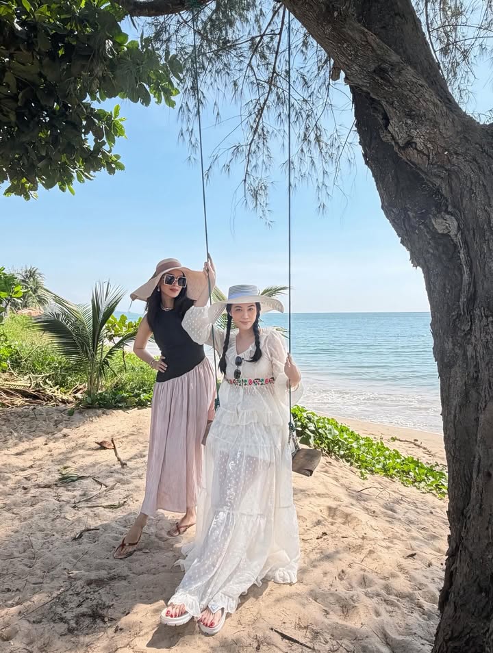 เมย์ เฟื่องอารมย์