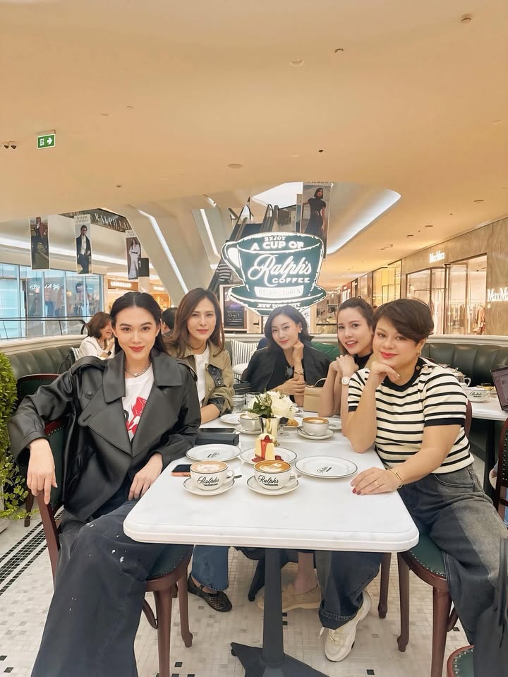 เมย์ เฟื่องอารมย์