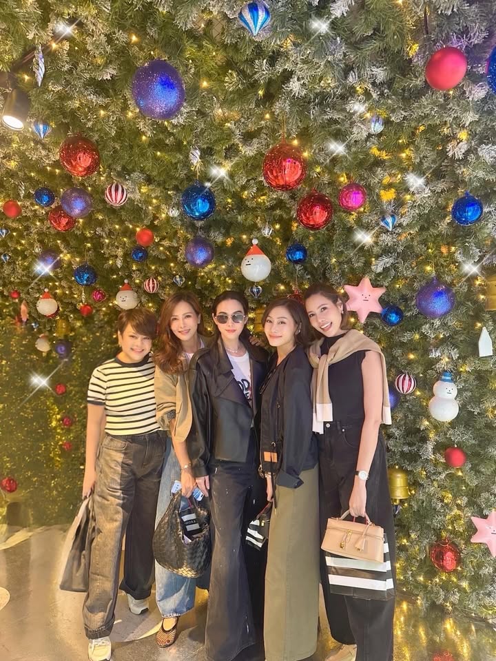 เมย์ เฟื่องอารมย์