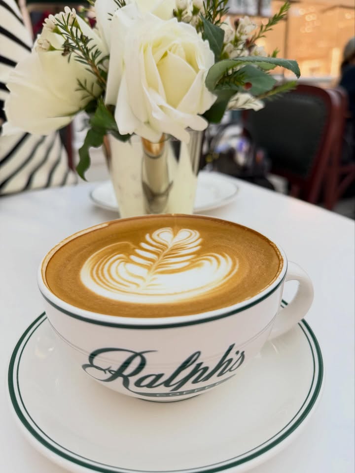 เมย์ เฟื่องอารมย์