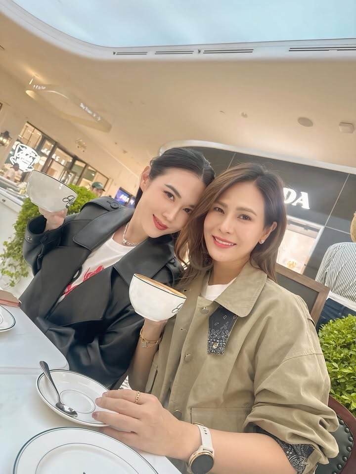 เมย์ เฟื่องอารมย์