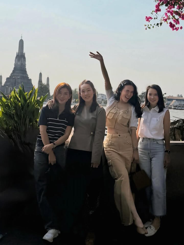 เมย์ เฟื่องอารมย์