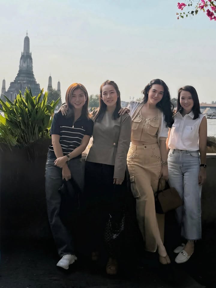 เมย์ เฟื่องอารมย์