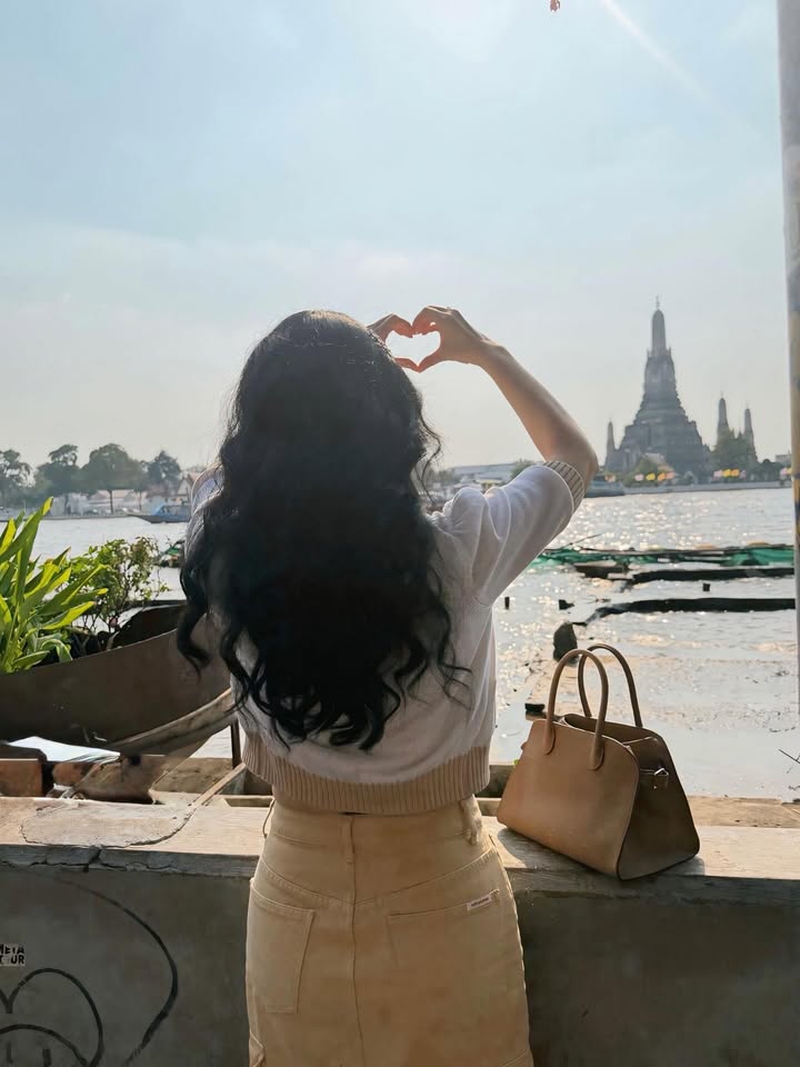 เมย์ เฟื่องอารมย์