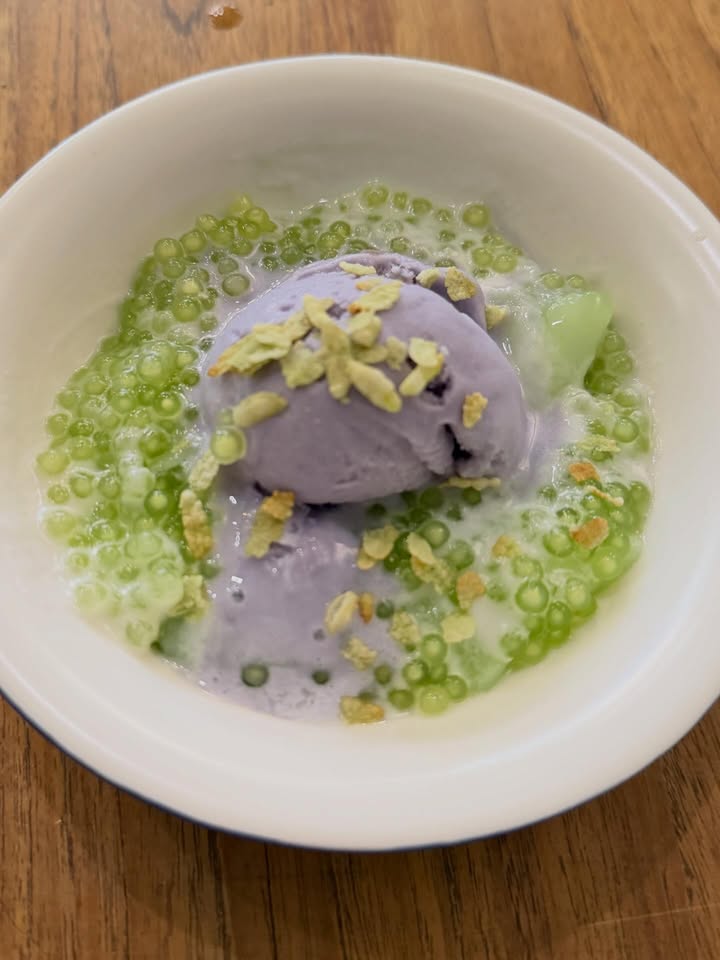 เมย์ เฟื่องอารมย์