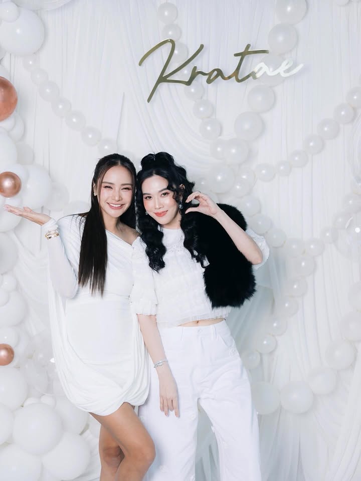 เมย์ เฟื่องอารมย์