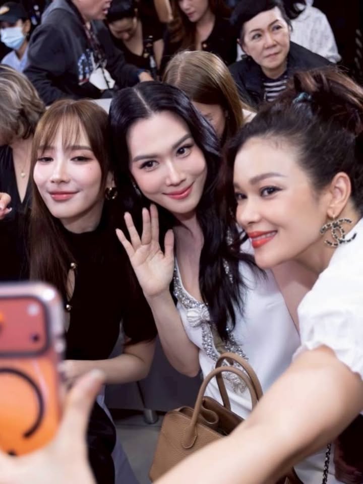 เมย์ เฟื่องอารมย์