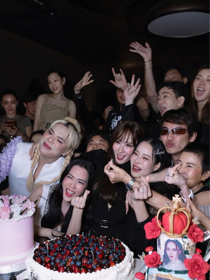 เมย์ เฟื่องอารมย์