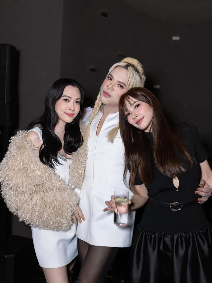 เมย์ เฟื่องอารมย์