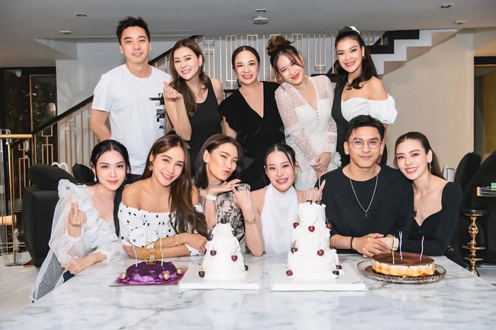 เมย์ เฟื่องอารมย์