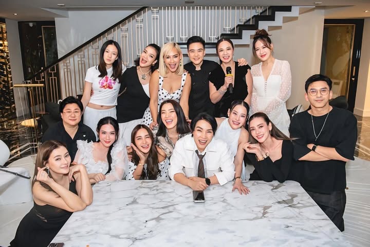 เมย์ เฟื่องอารมย์