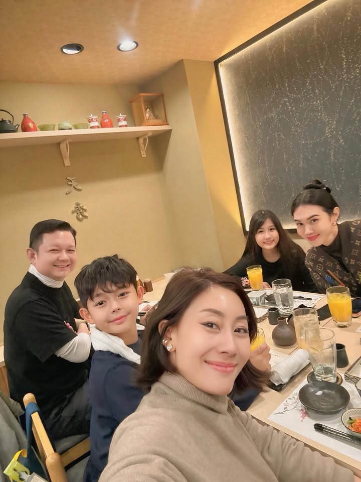 เมย์ เฟื่องอารมย์