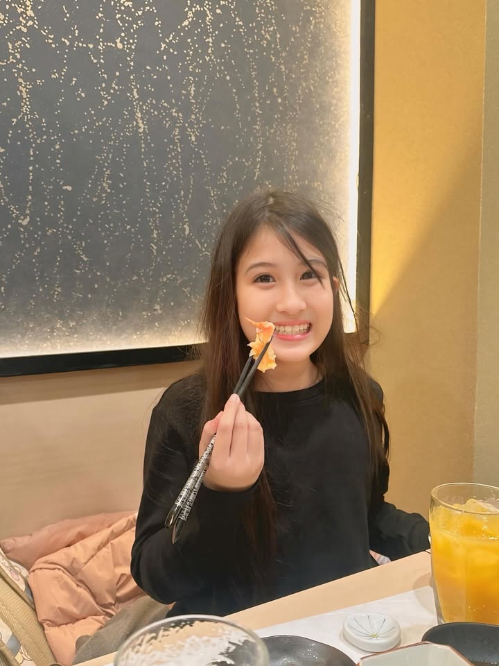 เมย์ เฟื่องอารมย์